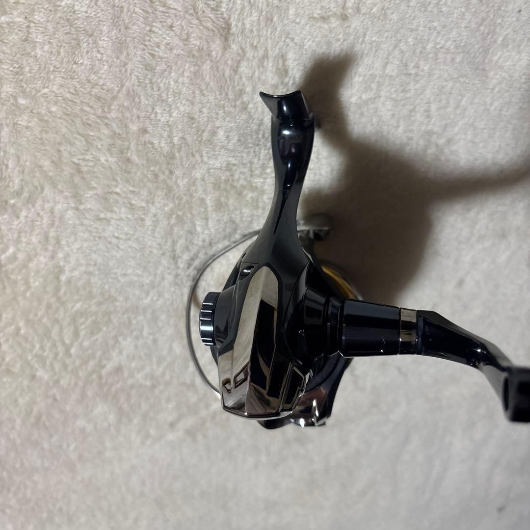 シマノ13ステラSW6000PGとダイワ紅牙ICS103右巻きのセットになります