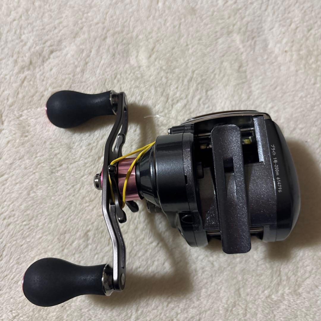 シマノ13ステラSW6000PGとダイワ紅牙ICS103右巻きのセットになります