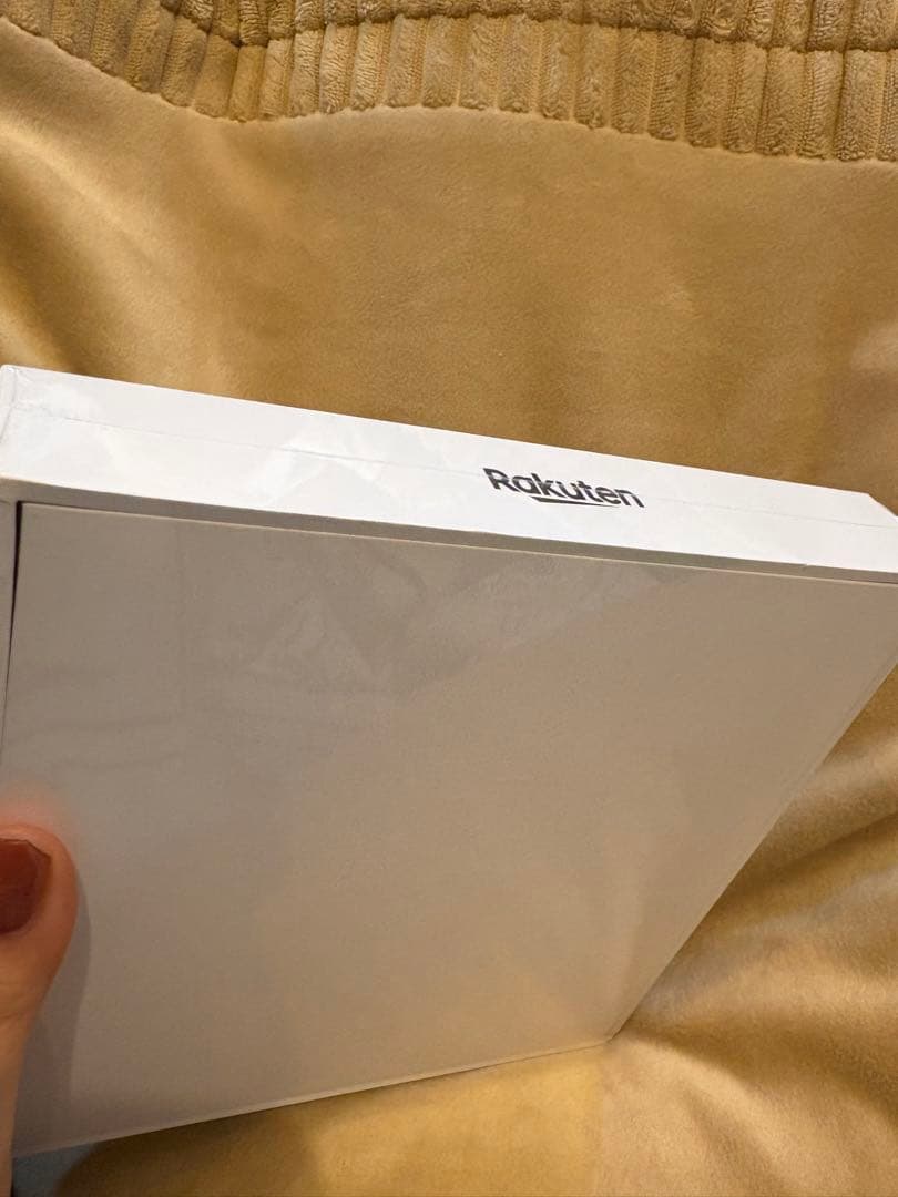 ♦︎Rakuten Hand 5G P780 ホワイト 未開封 SIMフリー