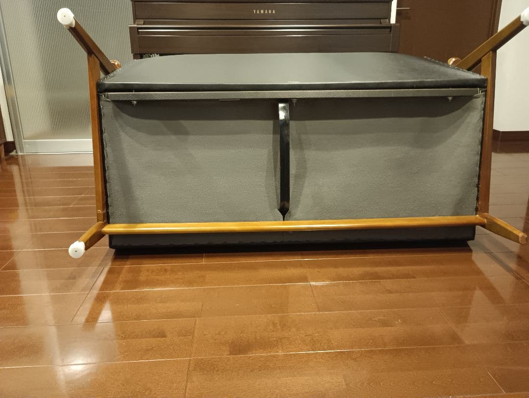 【送料込】カリモク　2シーターソファ　ブラック　背面+座面シートのみの販売。