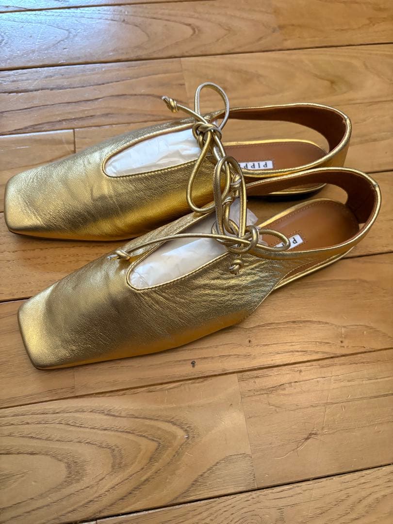 7/23値下　新品未使用　pippichicゴールドフラットシューズ　24