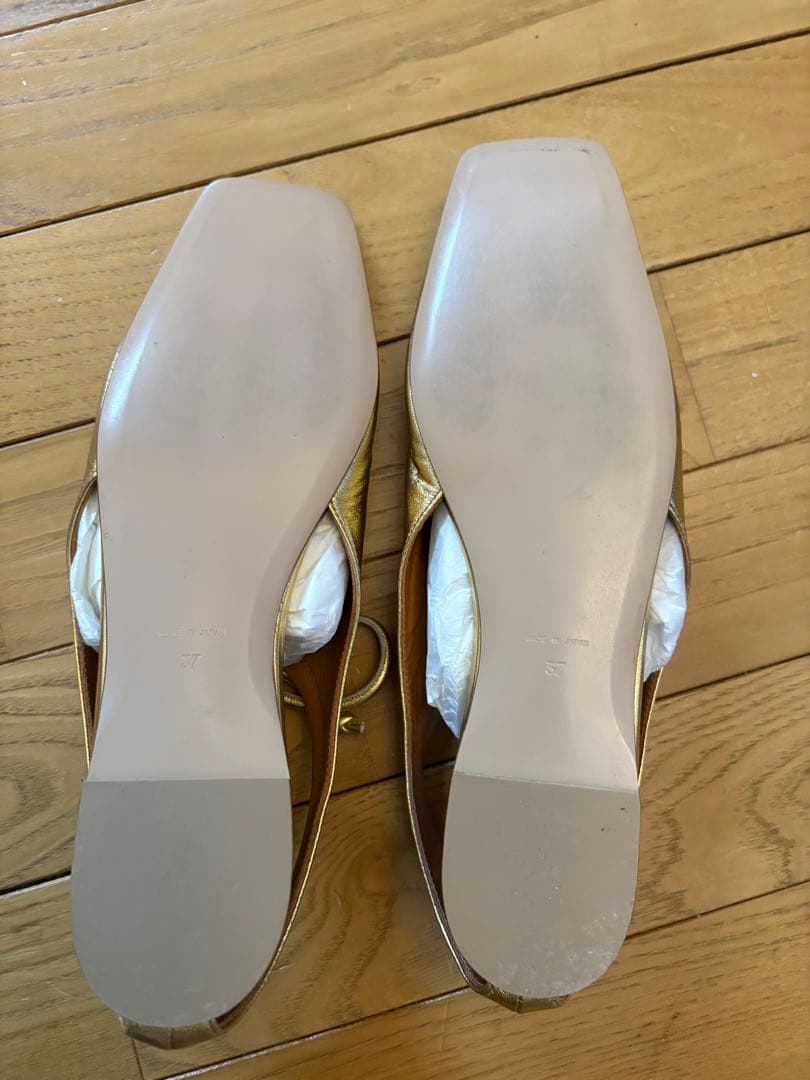 7/23値下　新品未使用　pippichicゴールドフラットシューズ　24