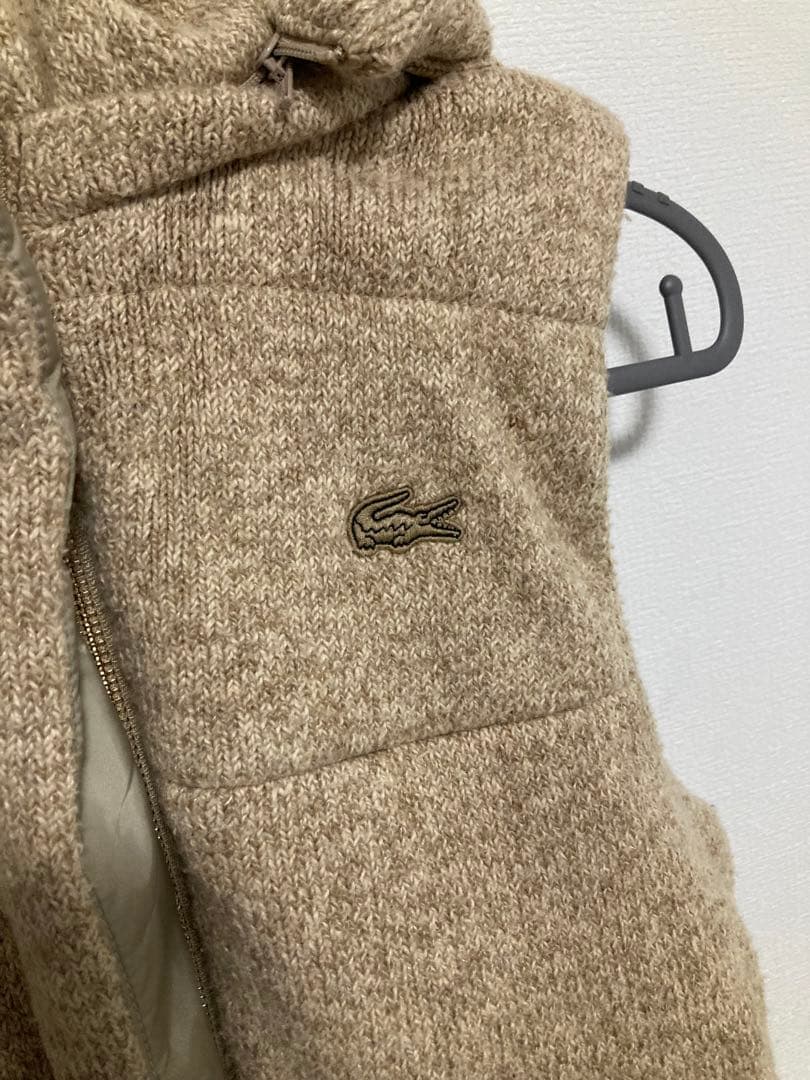 【美品】LACOSTE フード付きニットベスト ベージュ Sサイズ レディース