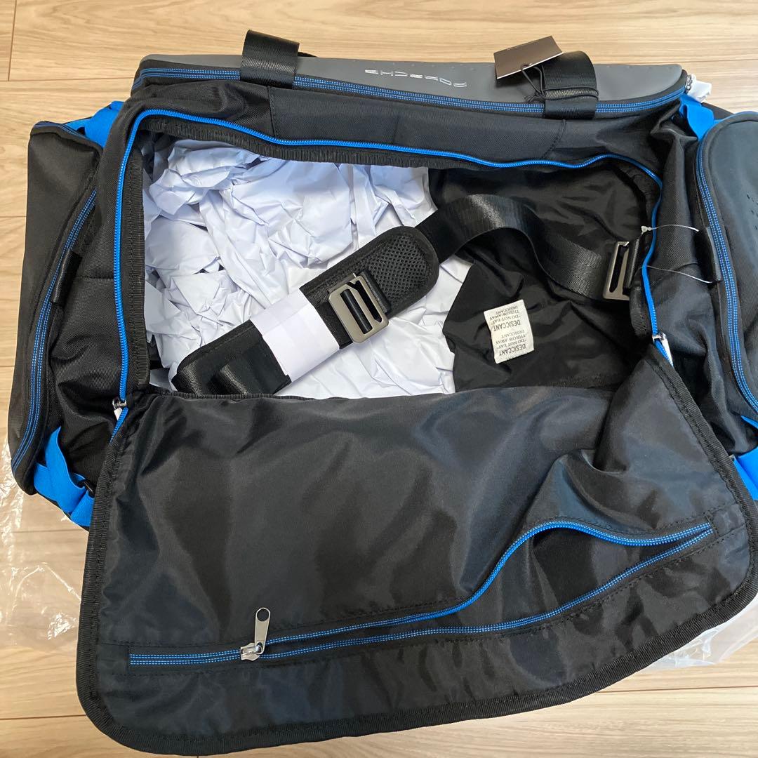 【新品未使用】ポルシェ タイカン スポーツバッグ　ボストンバッグ