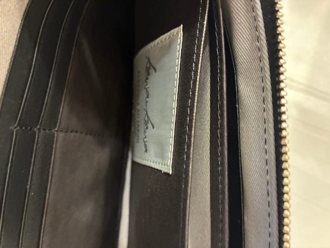 カワカワ　長財布L字ファスナー、ドット柄ホワイトブラック　新品未使用