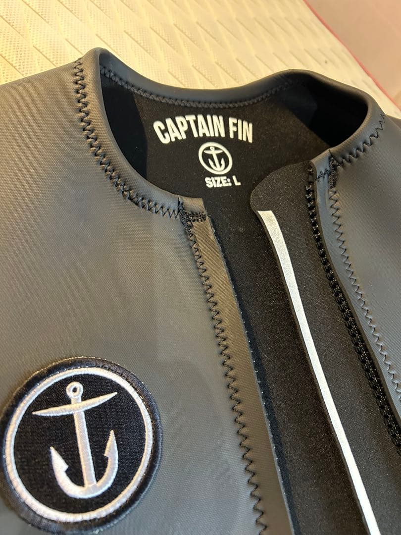 新品 未使用CAPTAIN FIN キャプテンフィン ウェットスーツベスト L