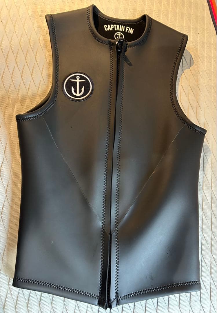 新品 未使用CAPTAIN FIN キャプテンフィン ウェットスーツベスト L
