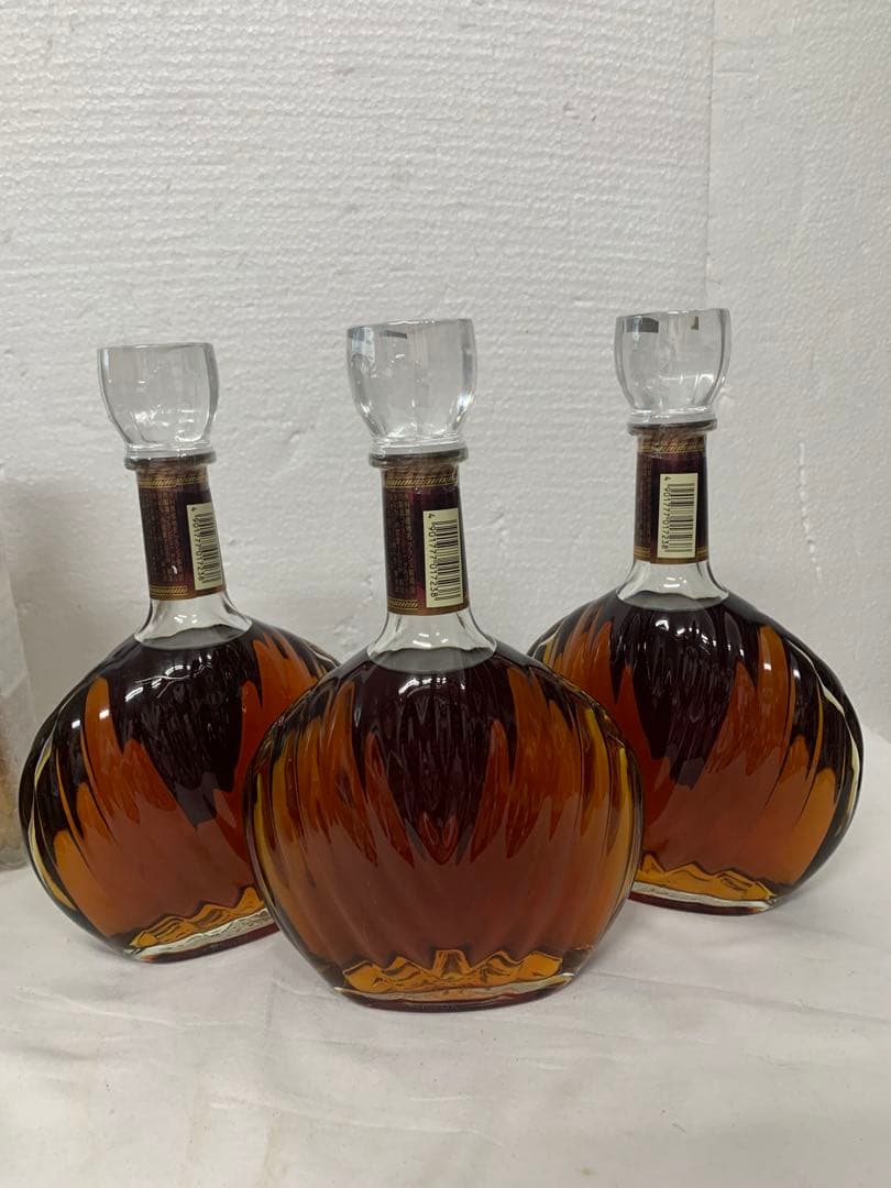 サントリーXOデラックス　700ml 3本セット