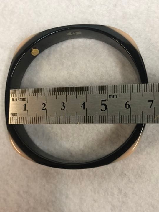 つっつん 極美品　シャネル プラスチック バングル 01 A