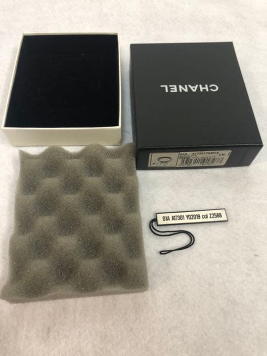 つっつん 極美品　シャネル プラスチック バングル 01 A