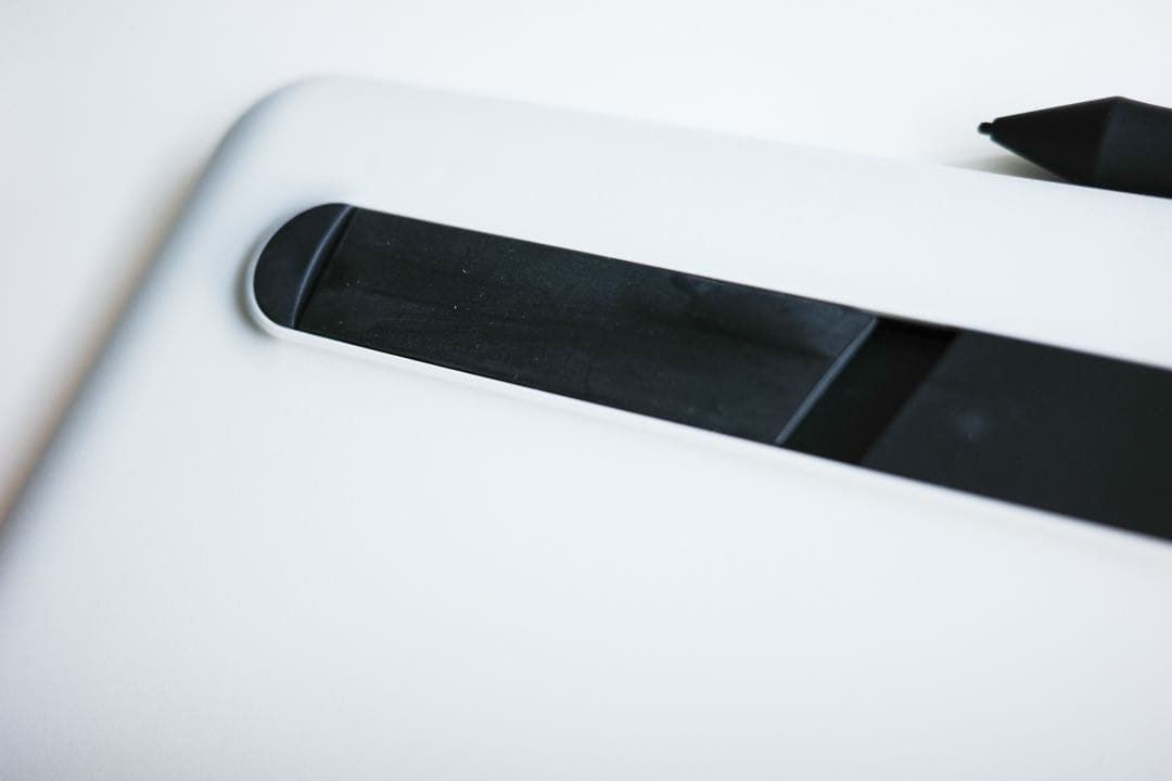 ワコム 13.3インチ 液タブ Wacom One DTC133