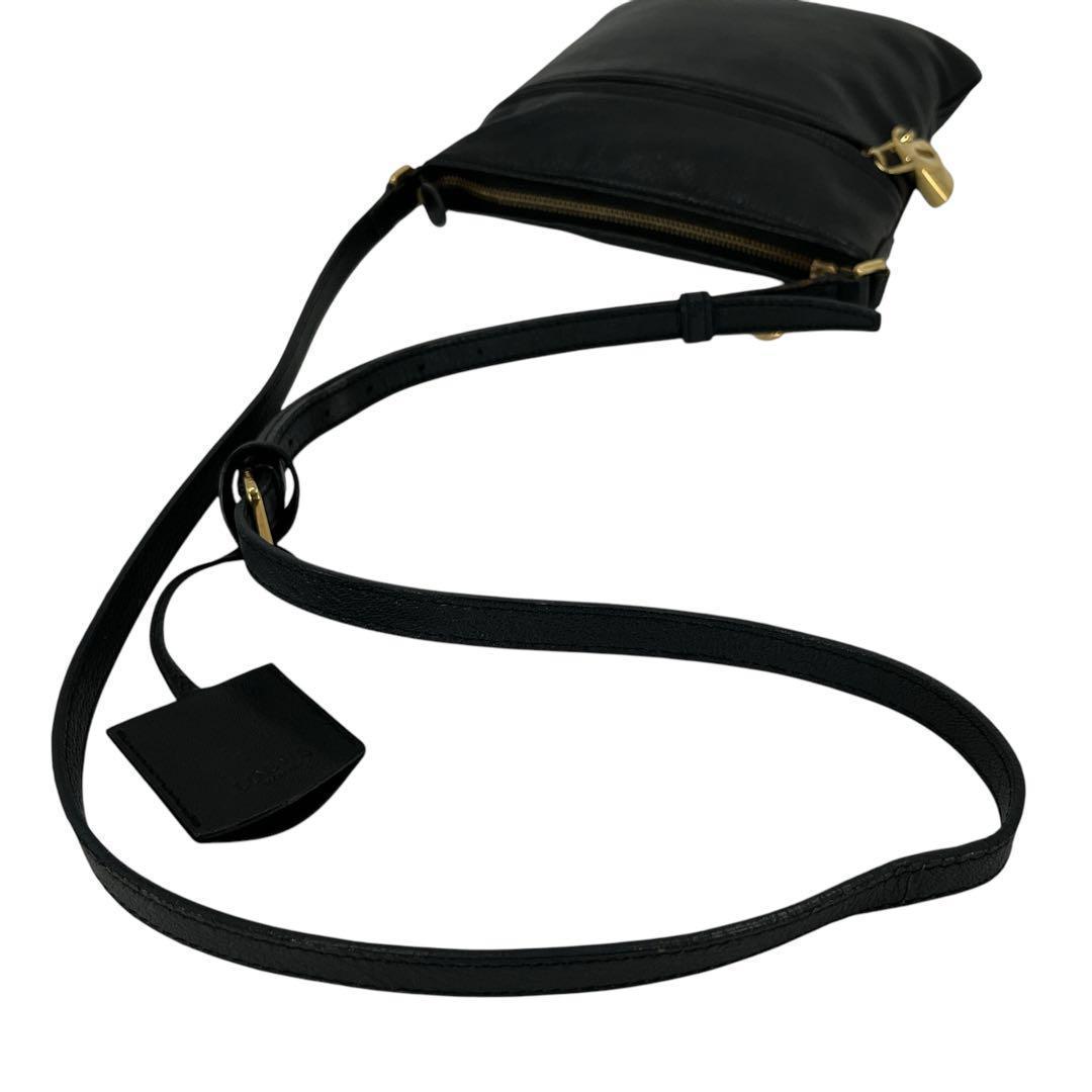 良品　ロエベ　ショルダーバッグ　カメラバッグ　アナグラム　ロゴ型押し　レザー　黒