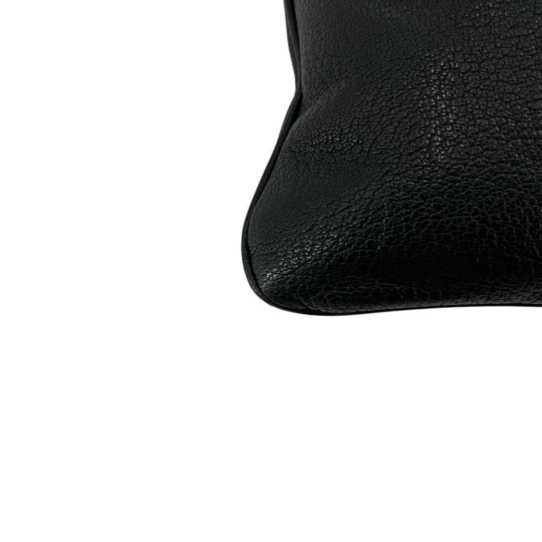 良品　ロエベ　ショルダーバッグ　カメラバッグ　アナグラム　ロゴ型押し　レザー　黒