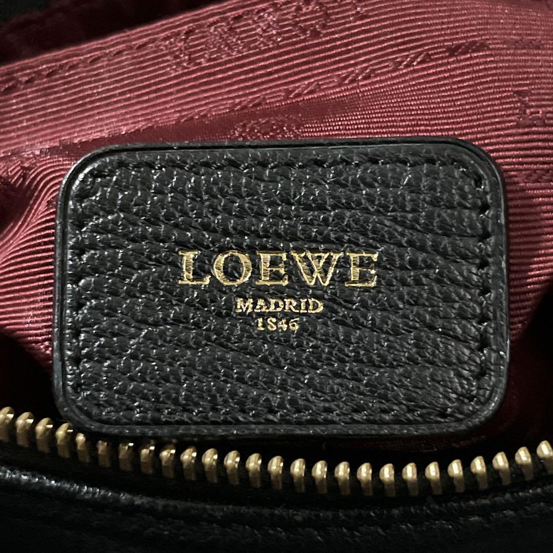 良品　ロエベ　ショルダーバッグ　カメラバッグ　アナグラム　ロゴ型押し　レザー　黒