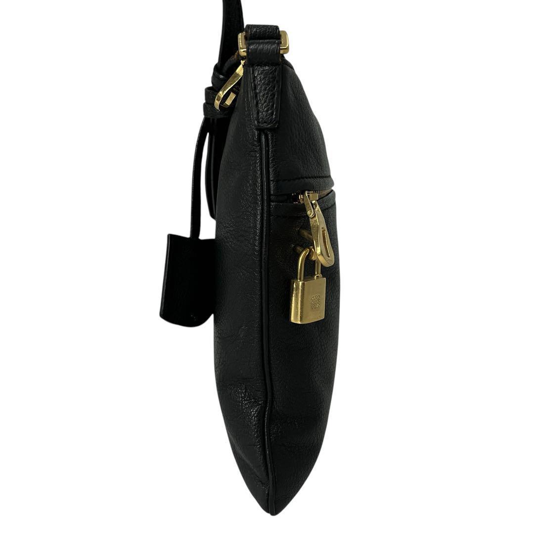 良品　ロエベ　ショルダーバッグ　カメラバッグ　アナグラム　ロゴ型押し　レザー　黒