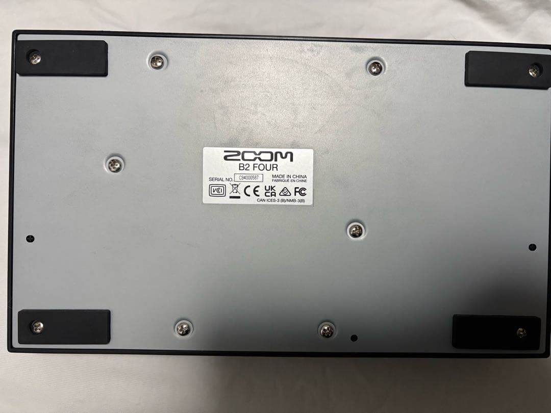 Zoom B2 Four - ベース エフェクター