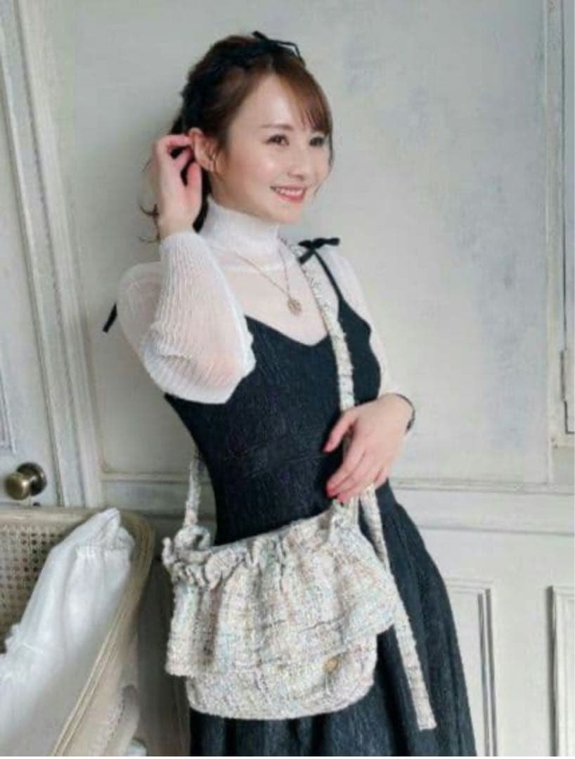 サハバイエリー♡sahabyelliee ツイードサコッシュ　　ショルダーバッグ