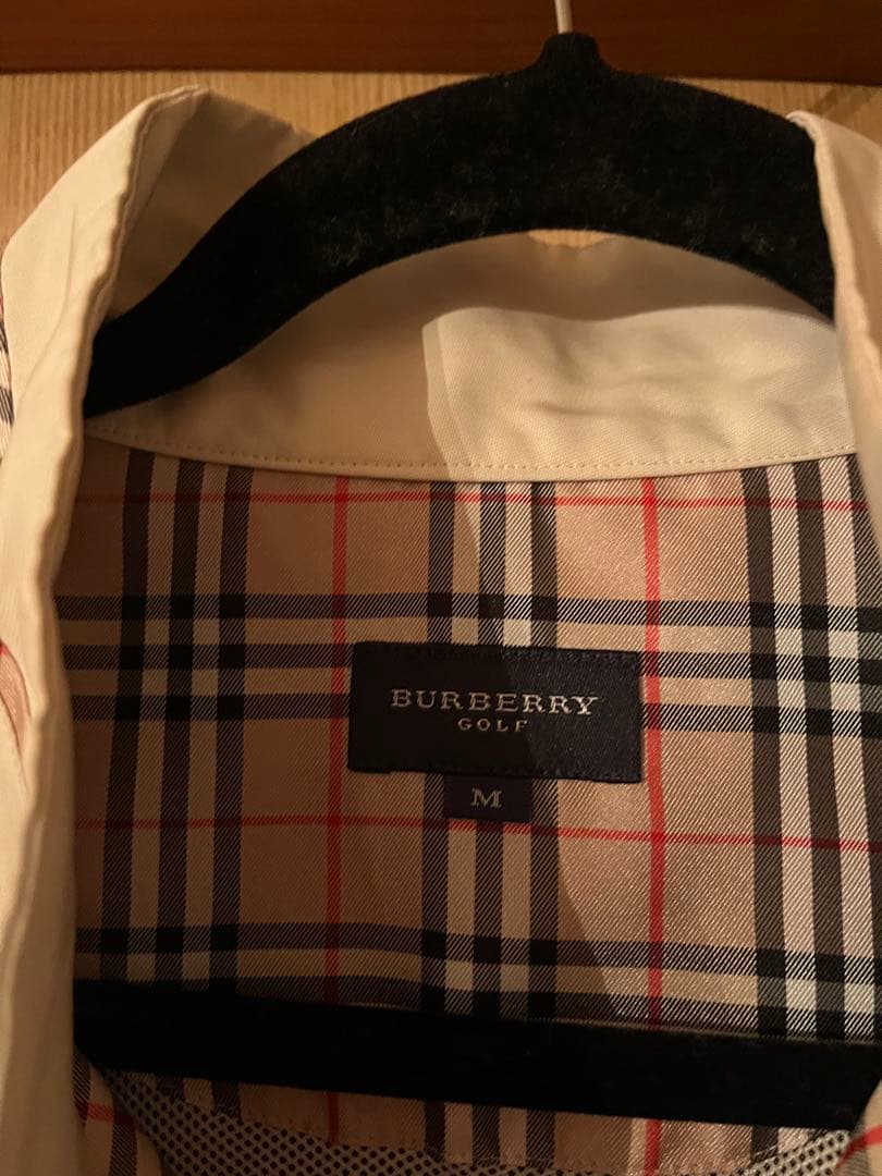 バーバリーゴルフウェアーセット　ベスト、パンツ、帽子