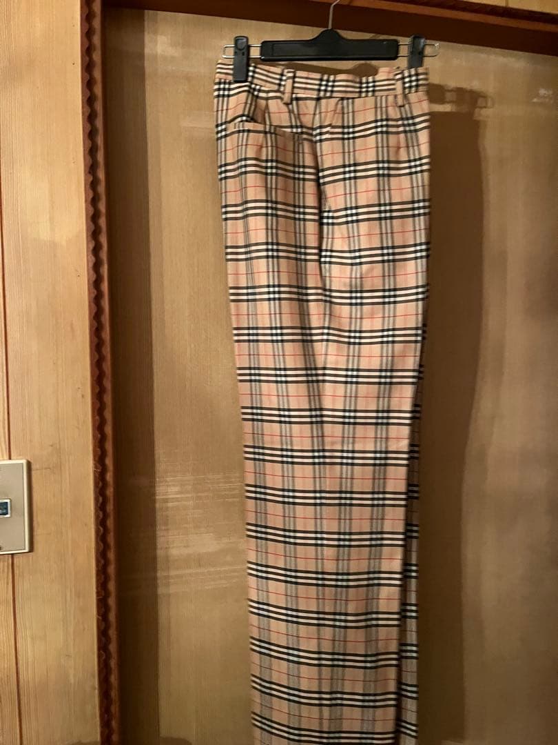 バーバリーゴルフウェアーセット　ベスト、パンツ、帽子