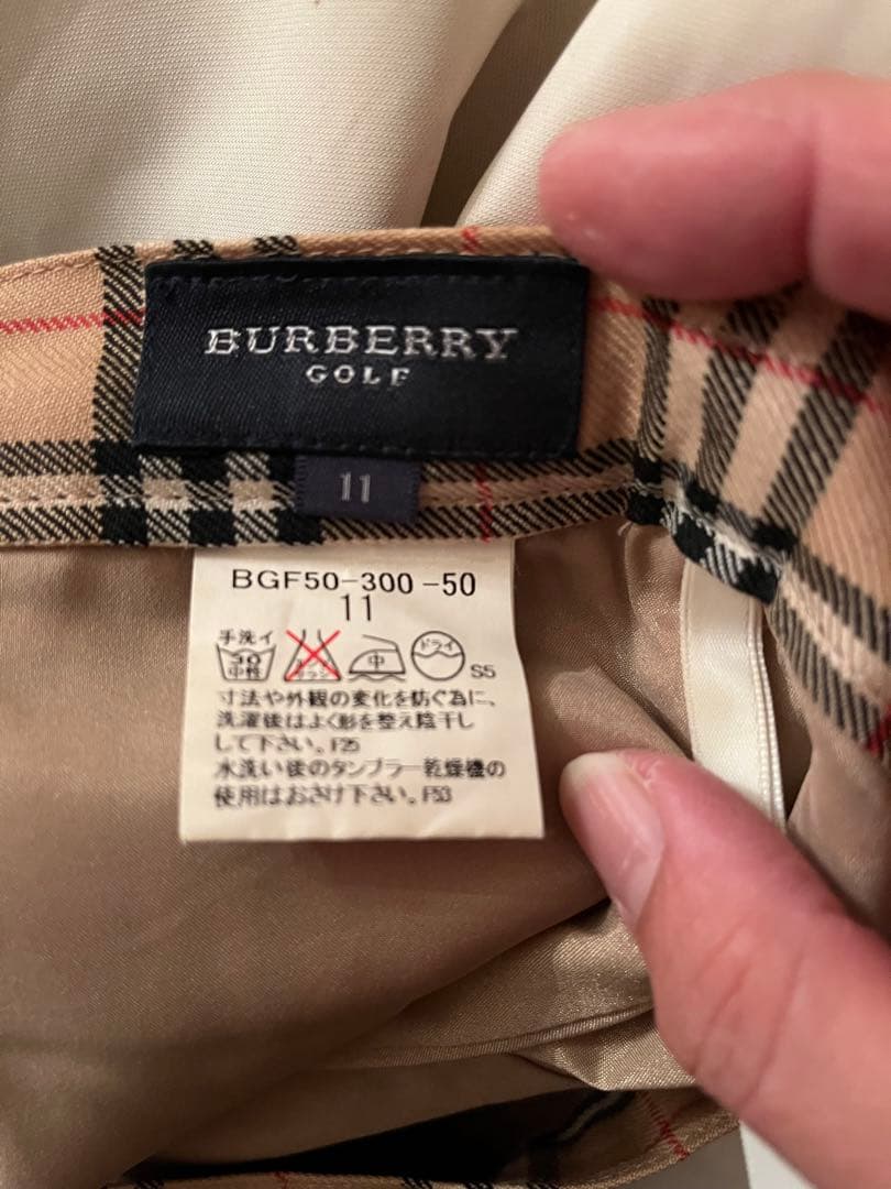 バーバリーゴルフウェアーセット　ベスト、パンツ、帽子