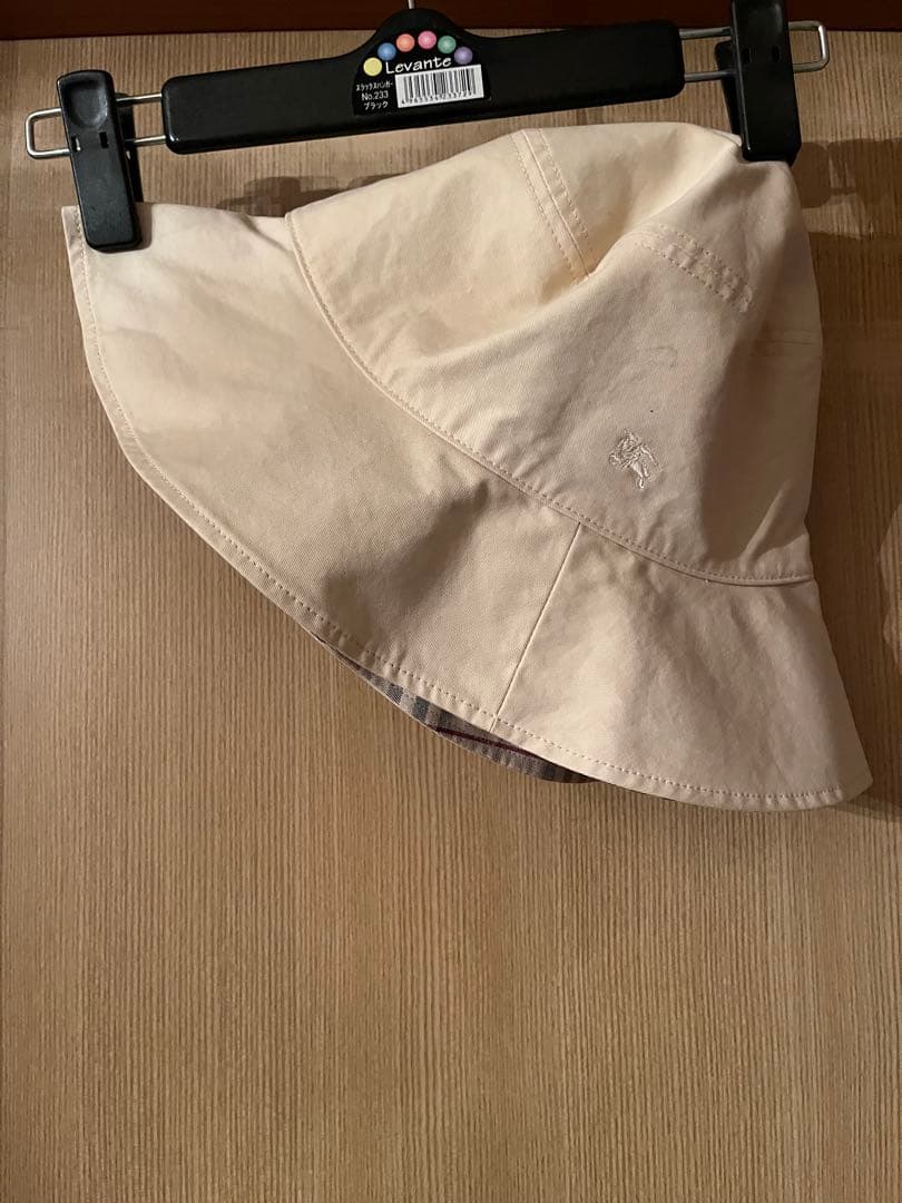 バーバリーゴルフウェアーセット　ベスト、パンツ、帽子