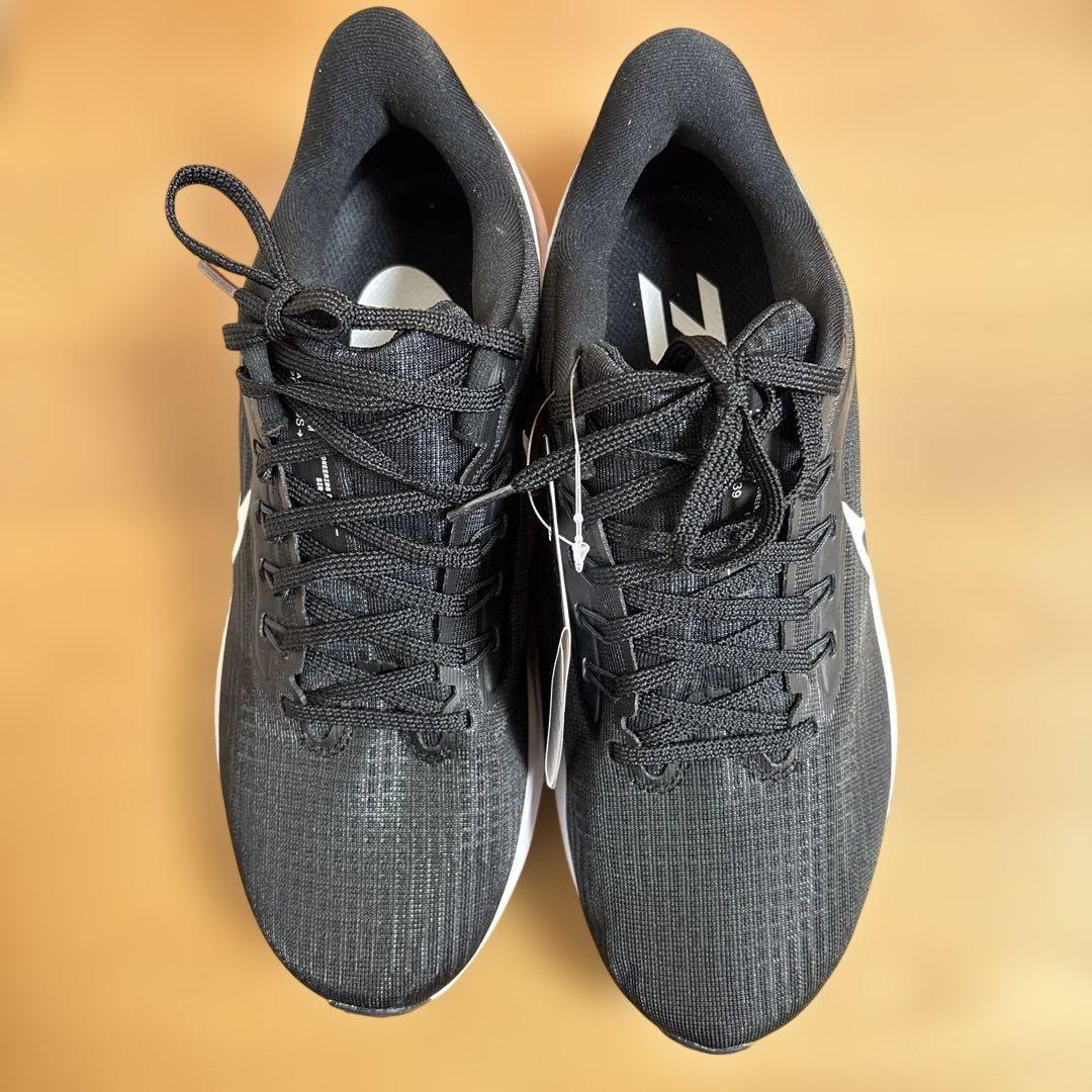 【新品】Nike Air Zoom ペガサス 39 ブラック/ホワイト 24.5