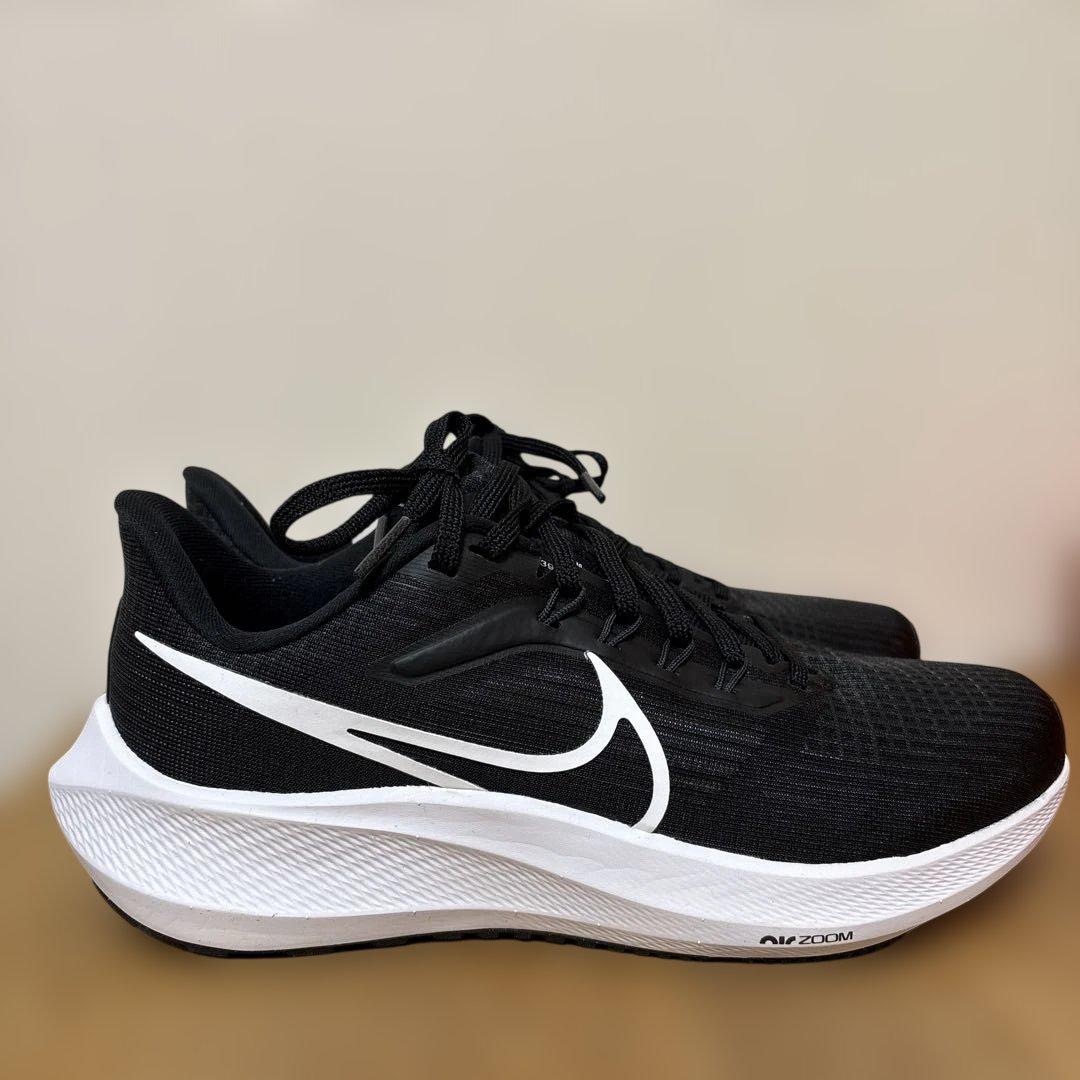 【新品】Nike Air Zoom ペガサス 39 ブラック/ホワイト 24.5