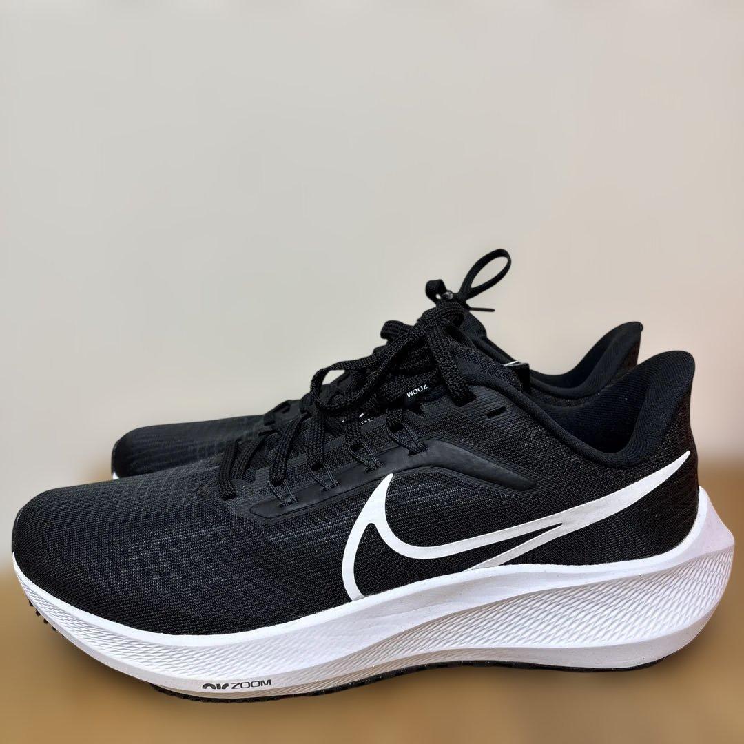 【新品】Nike Air Zoom ペガサス 39 ブラック/ホワイト 24.5
