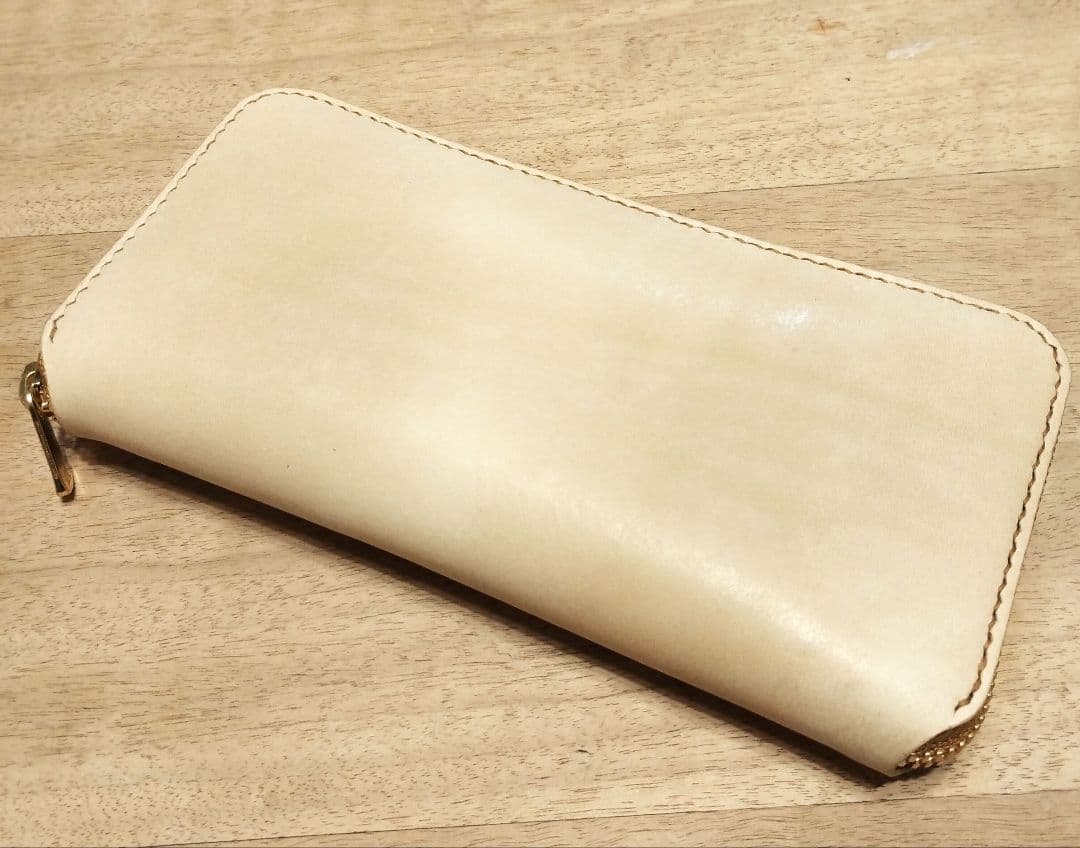 ラウンドファスナーロングウォレット　ヌメ革ナチュラル　アメ豚　ハンドメイド