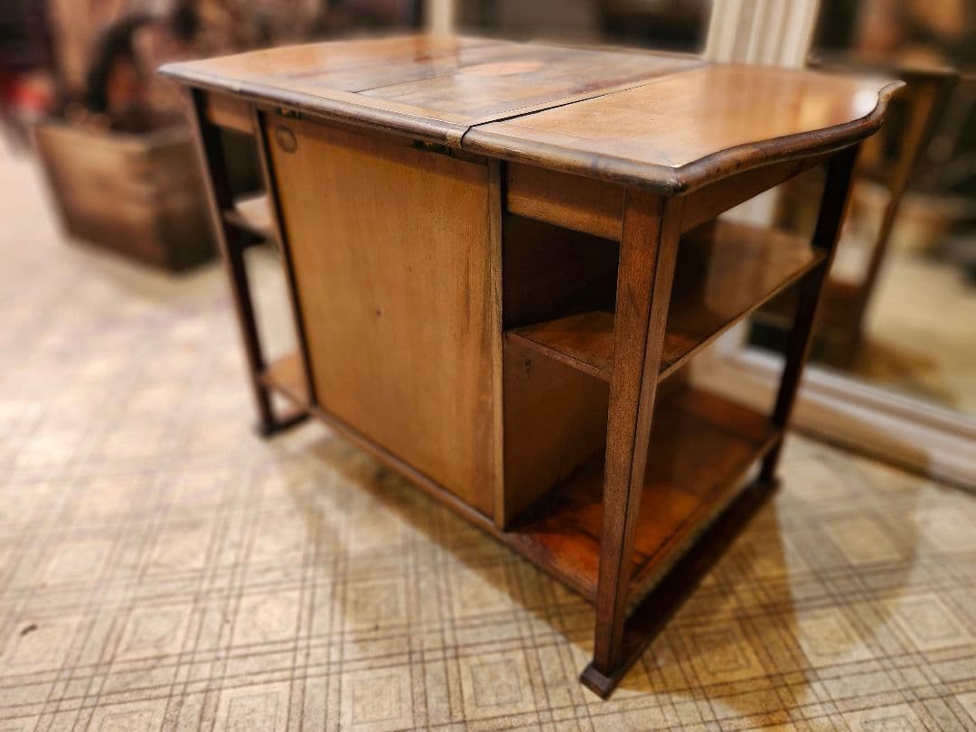 トールペイントとインレイ 古びた小机 座卓 サイドテーブル 棚 家具 引出し