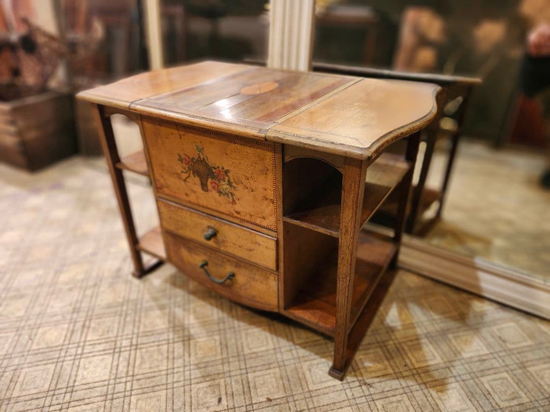 トールペイントとインレイ 古びた小机 座卓 サイドテーブル 棚 家具 引出し