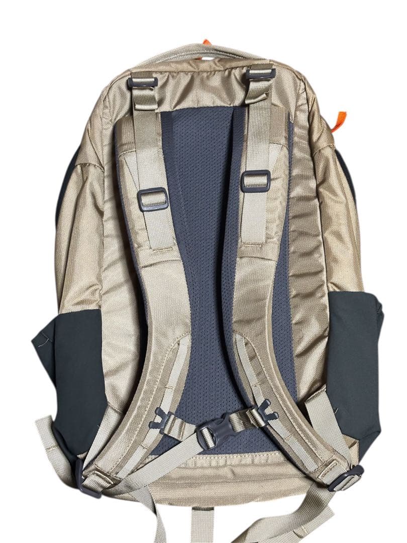 ミステリーランチ ディストリクト24 HUMMUS 23L 通勤 通学