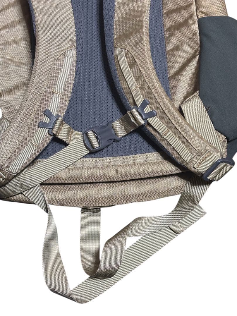 ミステリーランチ ディストリクト24 HUMMUS 23L 通勤 通学