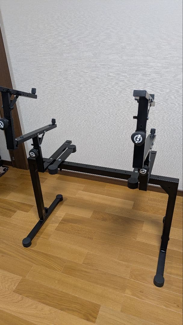 【最終価格】K&M キーボードスタンド Omega 3段(オマケ付)