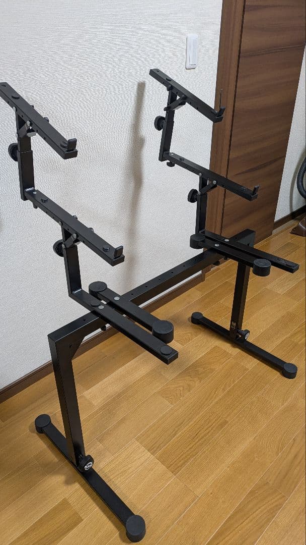 【最終価格】K&M キーボードスタンド Omega 3段(オマケ付)