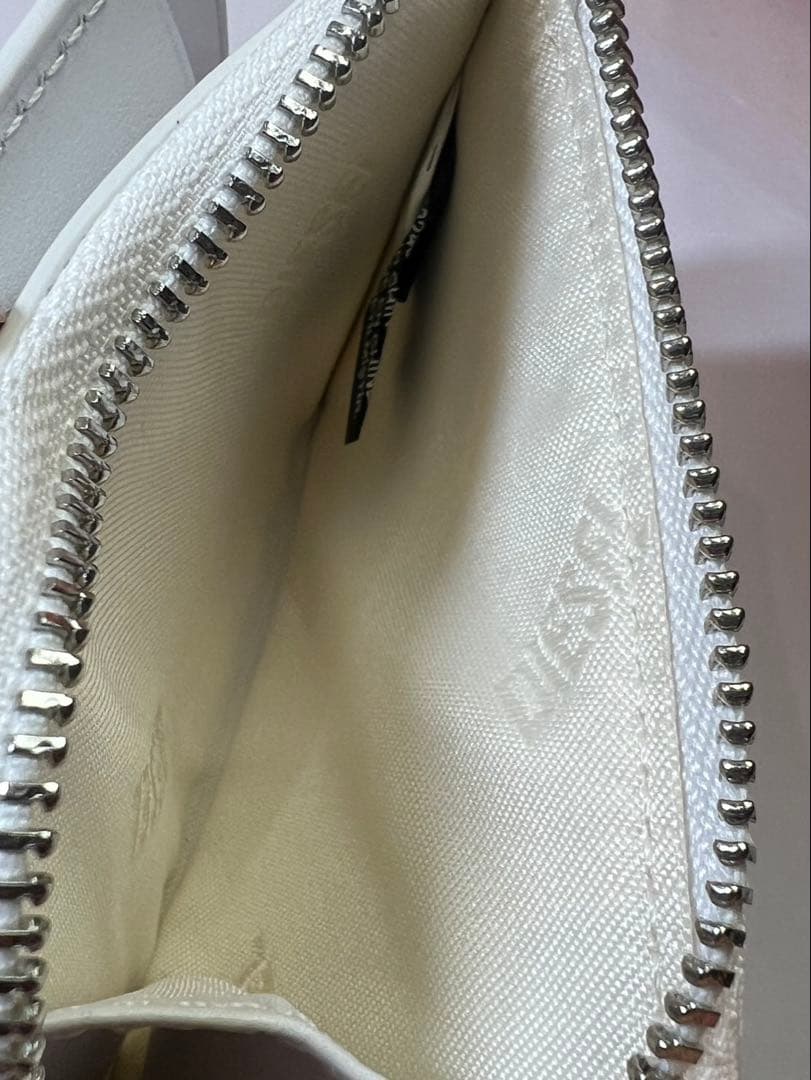 【DIESEL/ディーゼル】未使用品　ミニ財布　ホワイト　箱付き