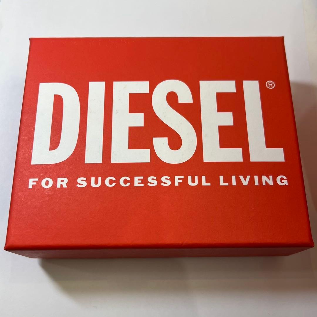 【DIESEL/ディーゼル】未使用品　ミニ財布　ホワイト　箱付き