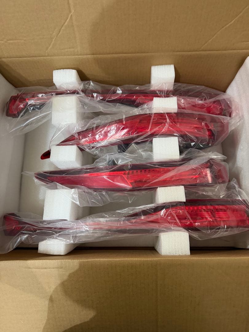 80ハリアー純正テールランプ