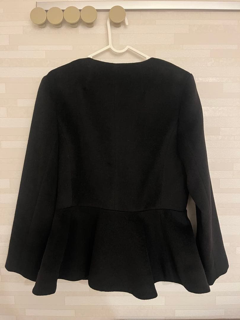 ファー付きペプラムジャケット 黒