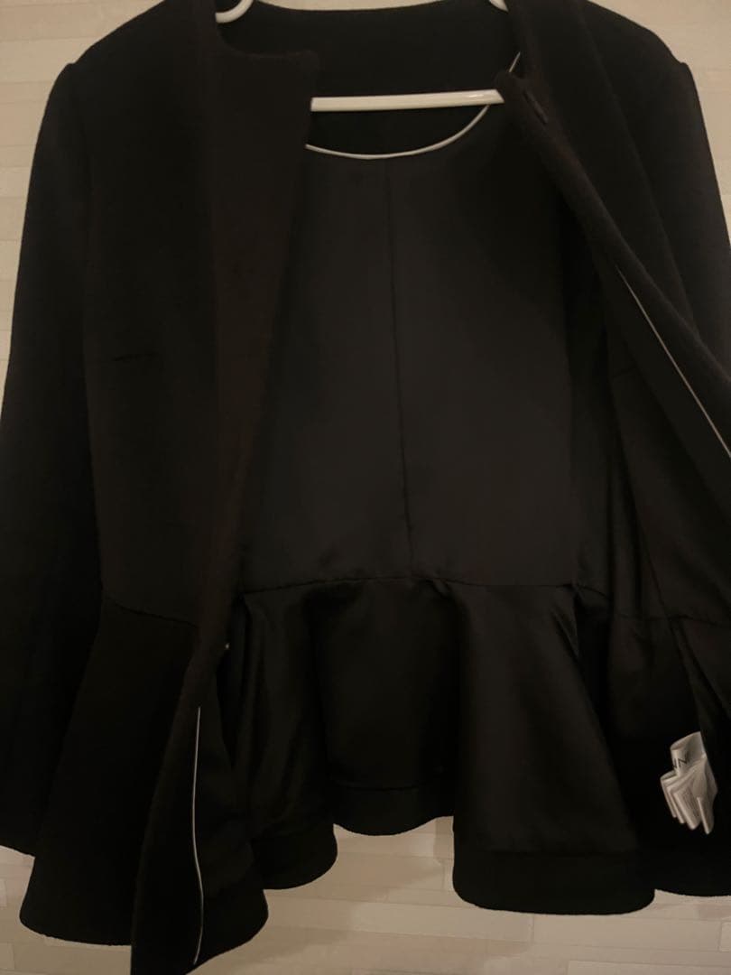 ファー付きペプラムジャケット 黒