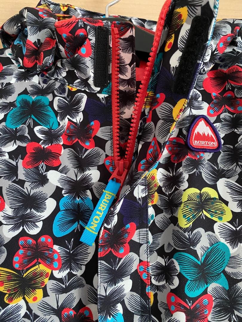 【専用】BURTON 子供用スノーボードウェア XS120 バタフライ柄