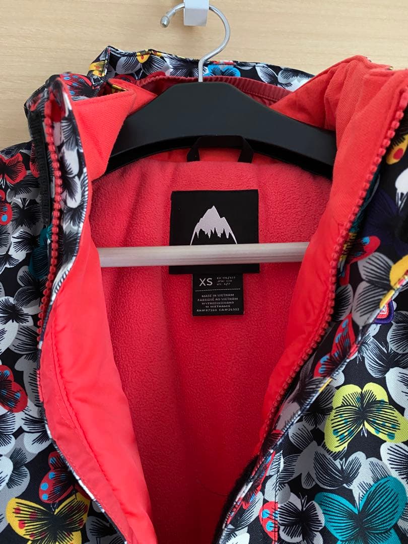【専用】BURTON 子供用スノーボードウェア XS120 バタフライ柄