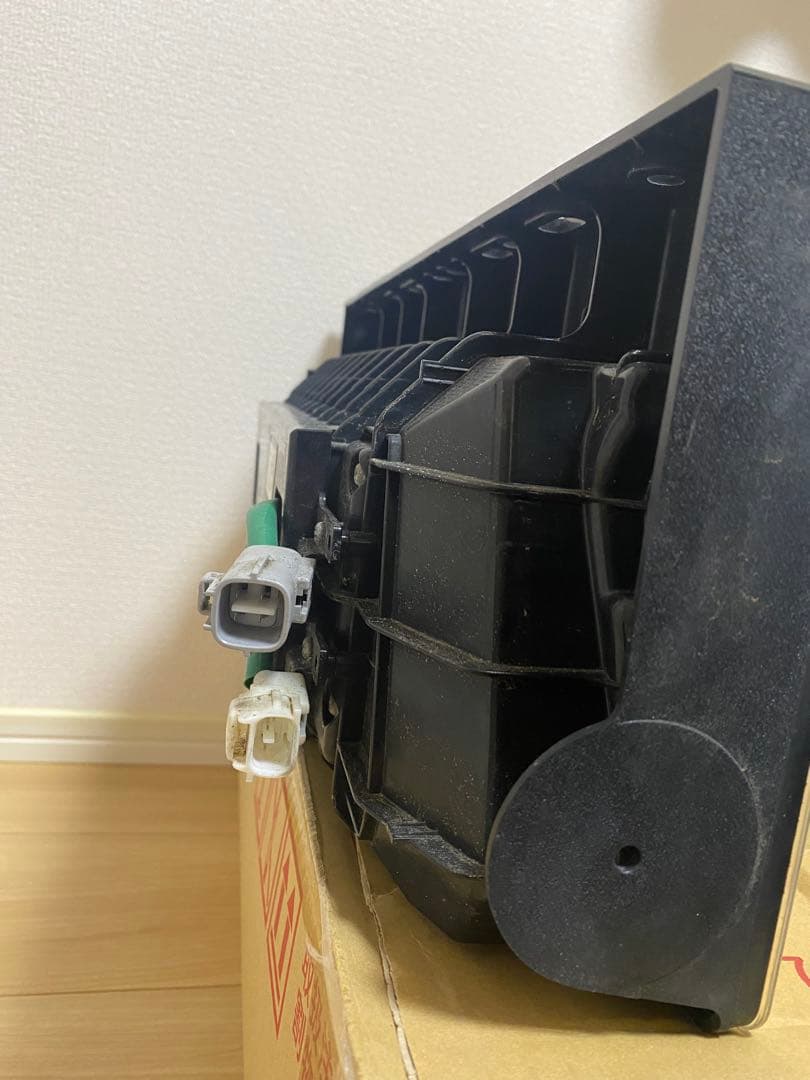 小糸　テールランプ　右のみ