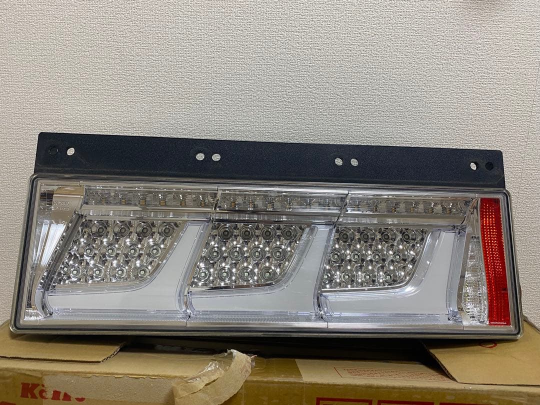 小糸　テールランプ　右のみ