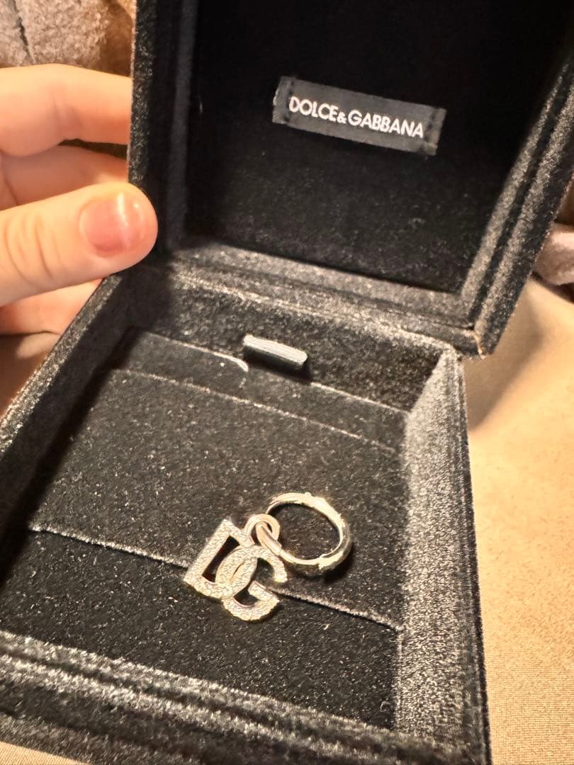 R*u様 DOLCE&GABBANA ロゴ入りピアス