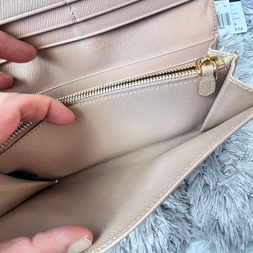 良品✨PRADA フィオッコ　メタルロゴ　サフィアーノ　長財布　ベージュ