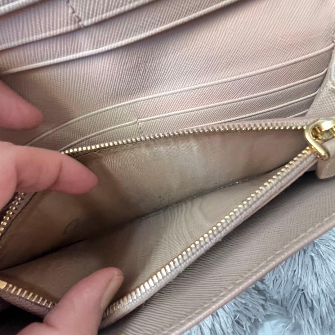 良品✨PRADA フィオッコ　メタルロゴ　サフィアーノ　長財布　ベージュ