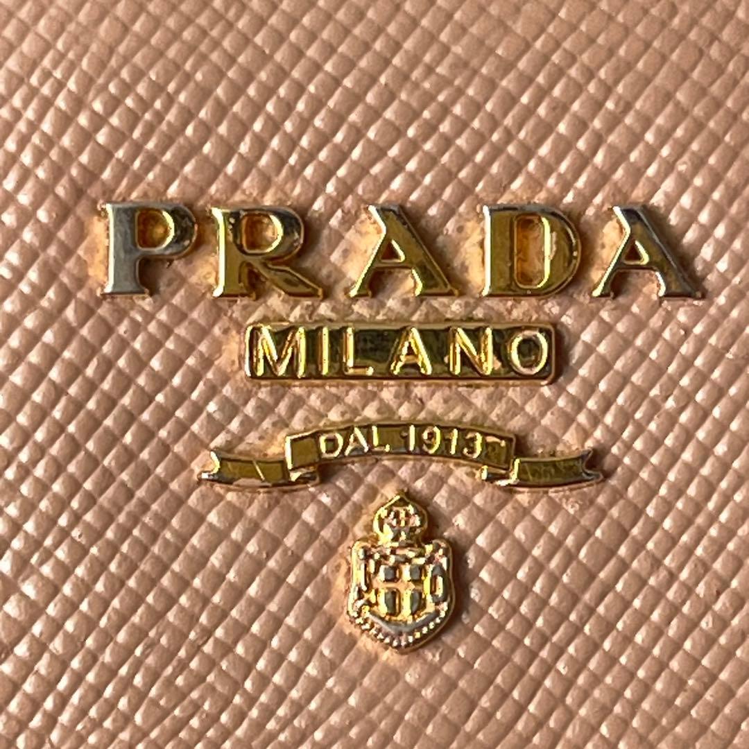 良品✨PRADA フィオッコ　メタルロゴ　サフィアーノ　長財布　ベージュ