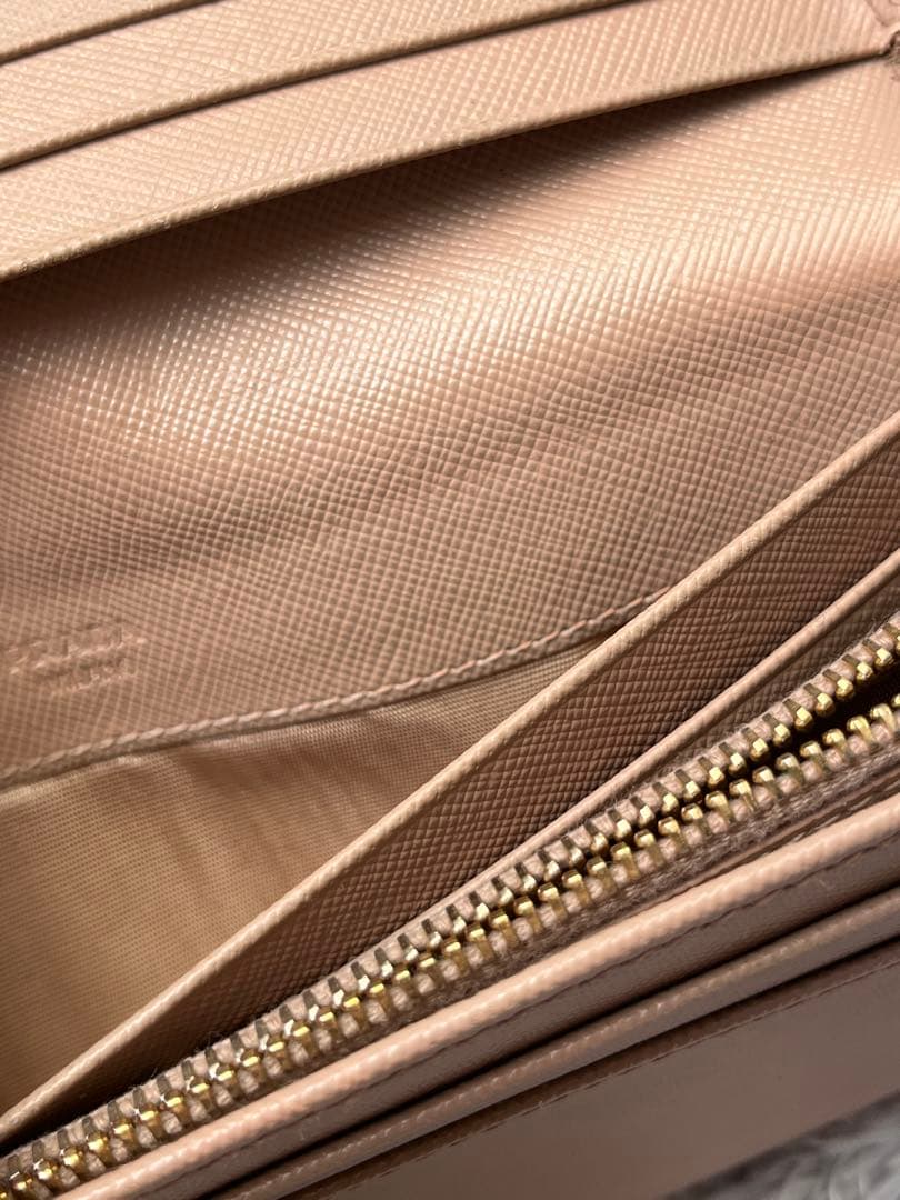 良品✨PRADA フィオッコ　メタルロゴ　サフィアーノ　長財布　ベージュ