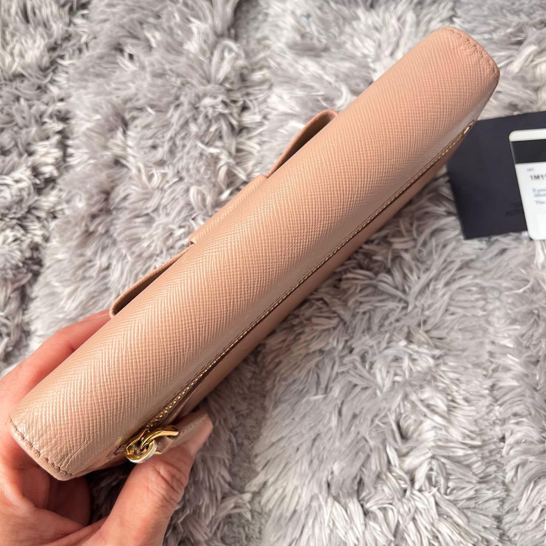 良品✨PRADA フィオッコ　メタルロゴ　サフィアーノ　長財布　ベージュ
